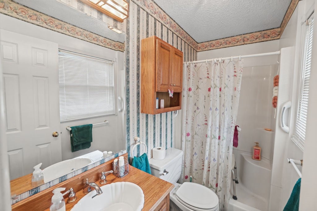 106 East Hillshire Road Decatur, IL 62521 - Photo 19 of 40 Gallery Image 19