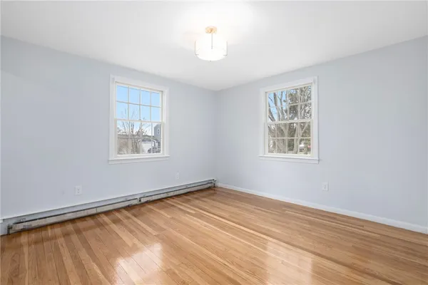 $4,500 | 4 Longmeadow Avenue, Middletown, RI 02842