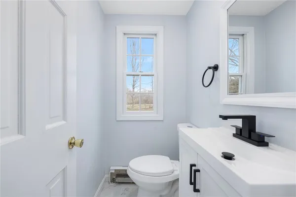 $4,500 | 4 Longmeadow Avenue, Middletown, RI 02842