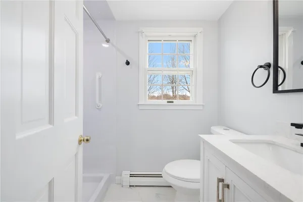 $4,500 | 4 Longmeadow Avenue, Middletown, RI 02842
