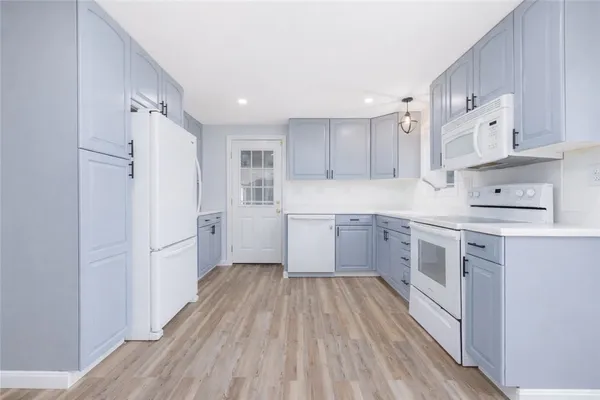 $4,500 | 4 Longmeadow Avenue, Middletown, RI 02842