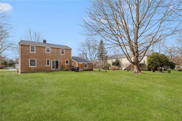 $4,500 | 4 Longmeadow Avenue, Middletown, RI 02842