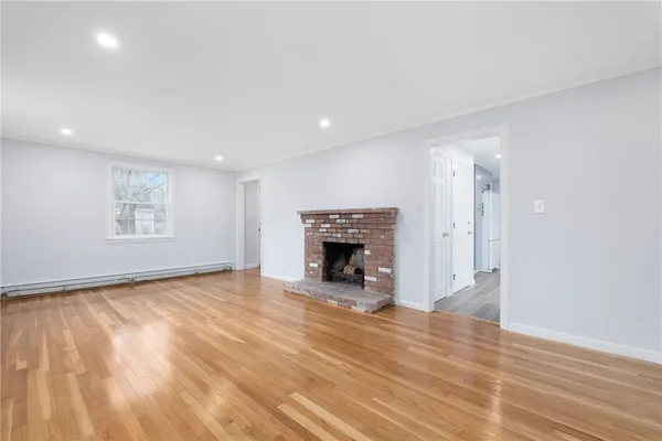 $4,500 | 4 Longmeadow Avenue, Middletown, RI 02842