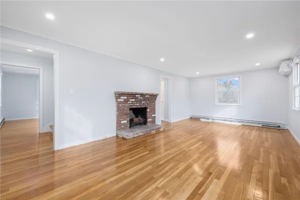 $4,500 | 4 Longmeadow Avenue, Middletown, RI 02842