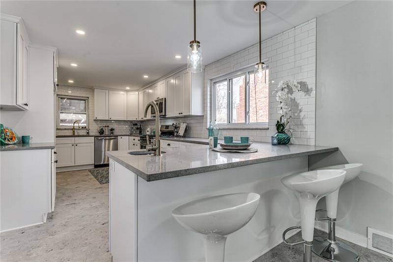 510 Edgewood Road Pittsburgh, PA 15221 - Photo 3 of 25 Gallery Image 3