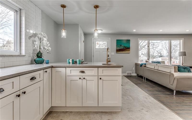 510 Edgewood Road Pittsburgh, PA 15221 - Photo 6 of 25 Gallery Image 6