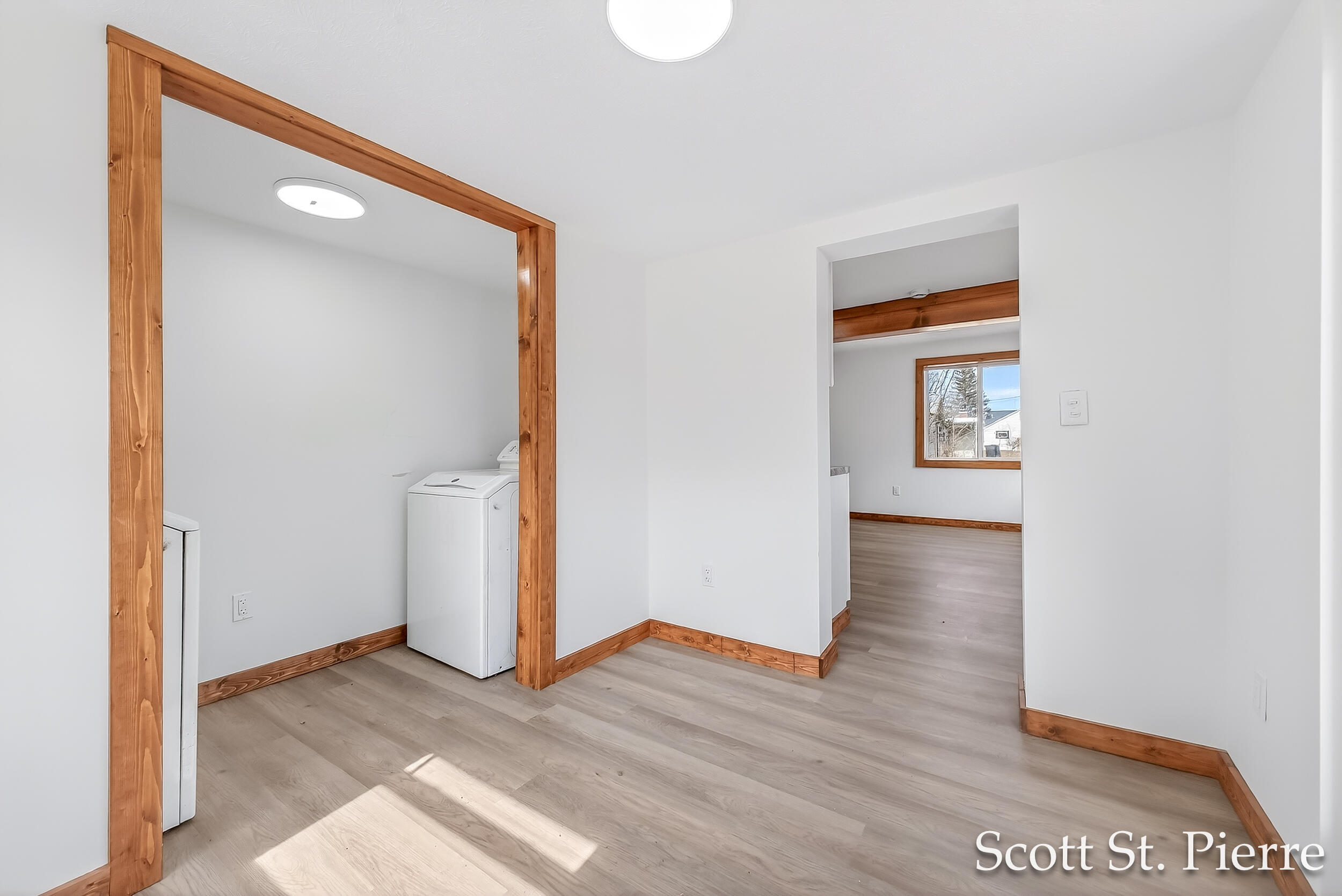 1497 Riblet Street Muskegon, MI 49445 - Photo 10 of 38 Foyer