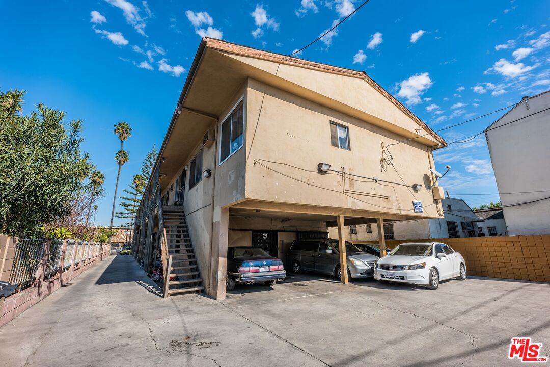538 West 82nd Street Los Angeles, CA 90044 - Photo 6 of 9 Gallery Image 6