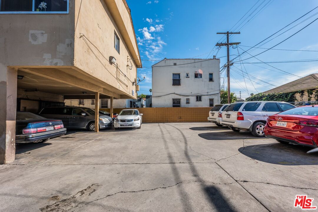 538 West 82nd Street Los Angeles, CA 90044 - Photo 7 of 9 Gallery Image 7