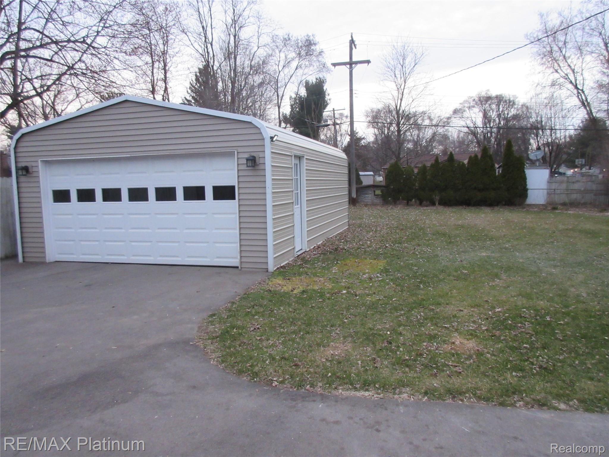 9233 Lee Road Brighton, MI 48116 - Photo 29 of 35 2020-03-27 06.31