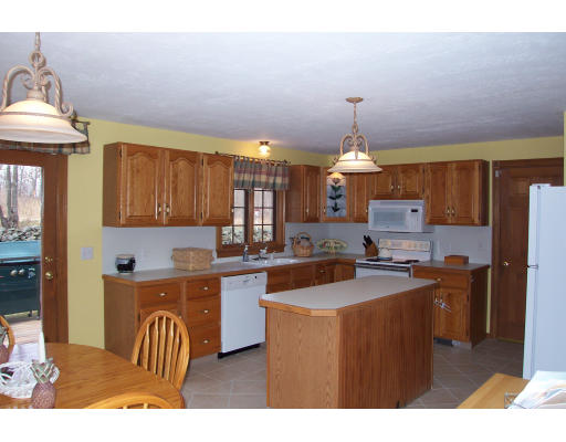 53 Smith Road Charlton, MA 01507 - Photo 3 of 14 Gallery Image 3