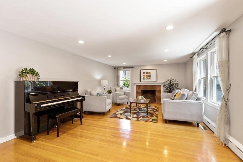 391 Lincoln Street Lexington, MA 02421 - Photo 9 of 30 Gallery Image 9