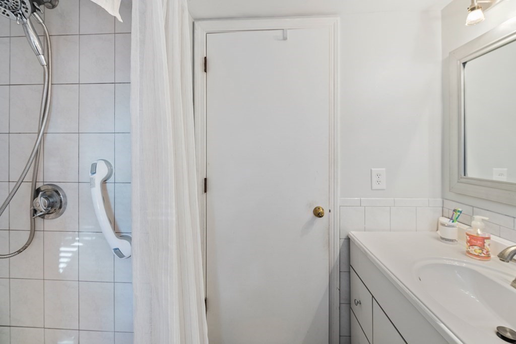 220 Hampshire Road Methuen, MA 01844 - Photo 32 of 40 Gallery Image 32