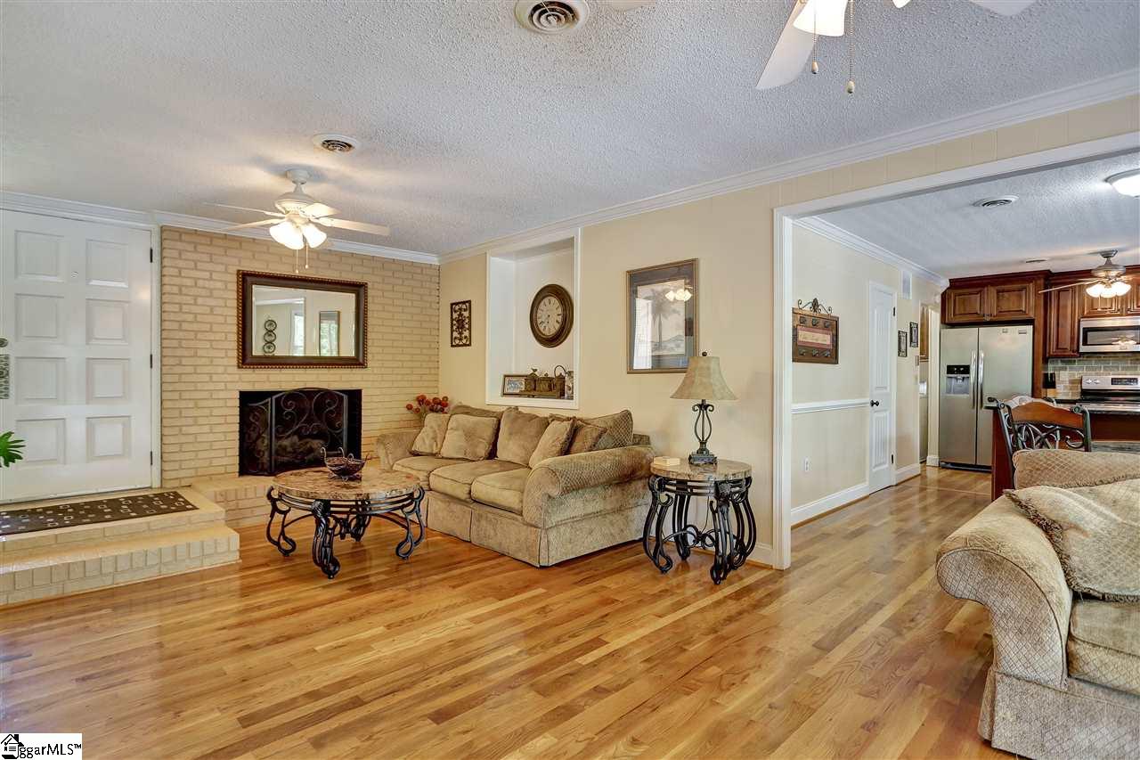 208 Nottingham Way Anderson, SC 29621 - Photo 3 of 29