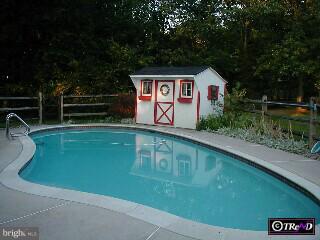 907 Senator Road Norristown, PA 19403 - Photo 3 of 4 Gallery Image 3