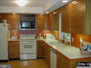 907 Senator Road Norristown, PA 19403 - Photo 4 of 4 Gallery Image 4