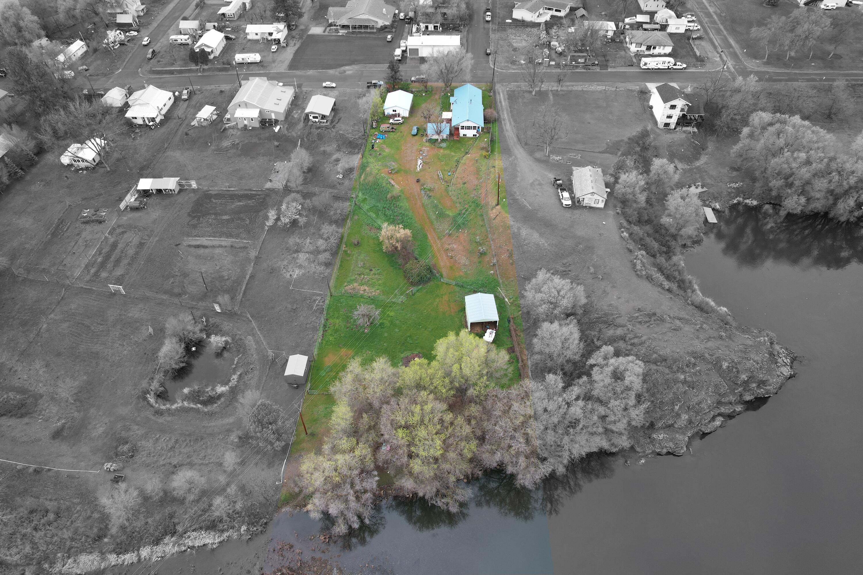 298 Main Street Monument, OR 97864 - Photo 65 of 66 a aerial view of a houses with yard