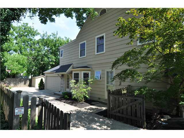 2576 Coventry Road Upper Arlington, OH 43221 - Photo 4 of 21