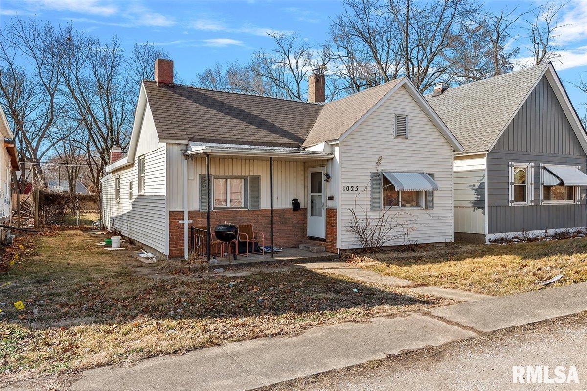 1025 North 15th Street Springfield, IL 62702 - Photo 1 of 6