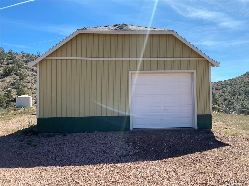 9095 Elliott Ridge Road Kingman, AZ 86401 - Photo 4 of 54 a house view with a outdoor space