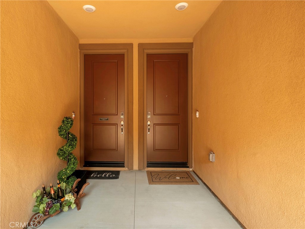 40336 Birchfield Drive Temecula, CA 92591 - Photo 5 of 39 an empty room with a door