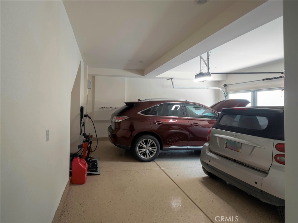40336 Birchfield Drive Temecula, CA 92591 - Photo 6 of 39 a view of car garage
