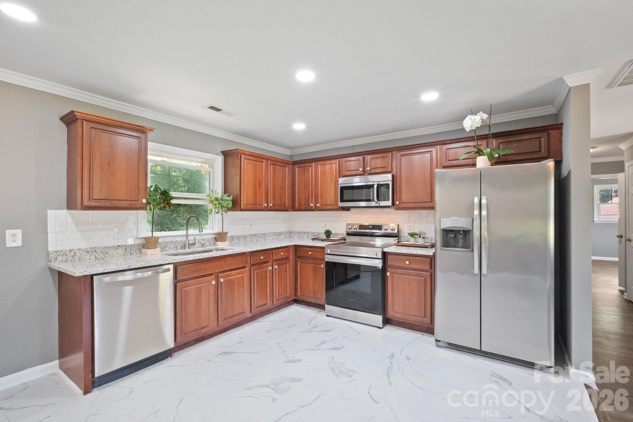 137 Hiram Road Mooresville, NC 28117 - Photo 4 of 34