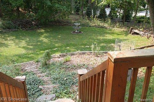 34595 Quaker Valley Road Farmington, MI 48331 - Photo 2 of 14 view from deck of yard