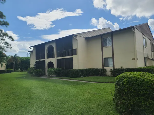 $1,500 | 317 Knotty Pine Circle, Unit A2, Greenacres, FL 33463