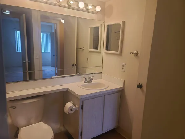 $1,500 | 317 Knotty Pine Circle, Unit A2, Greenacres, FL 33463