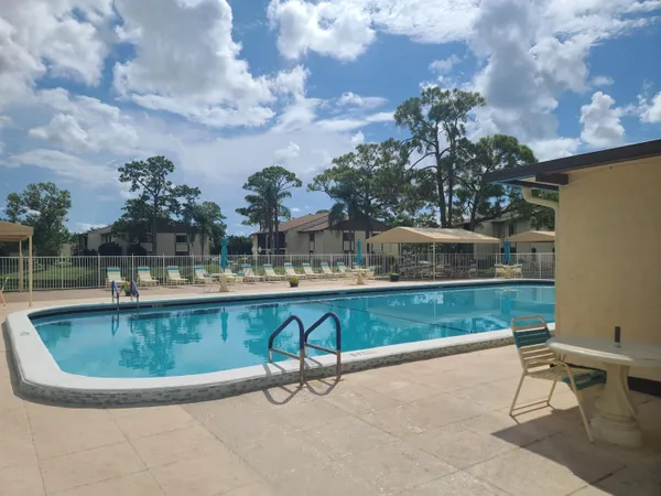$1,500 | 317 Knotty Pine Circle, Unit A2, Greenacres, FL 33463