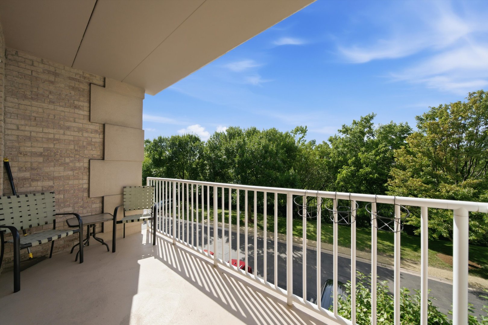 1761 Pavilion Way, Unit 301 Park Ridge, IL 60068 - Photo 9 of 46 Gallery Image 9