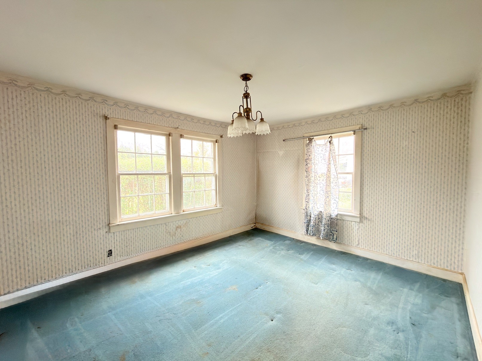 2594 Faulkner Springs Road McMinnville, TN 37110 - Photo 16 of 17 a view of an empty room with a window