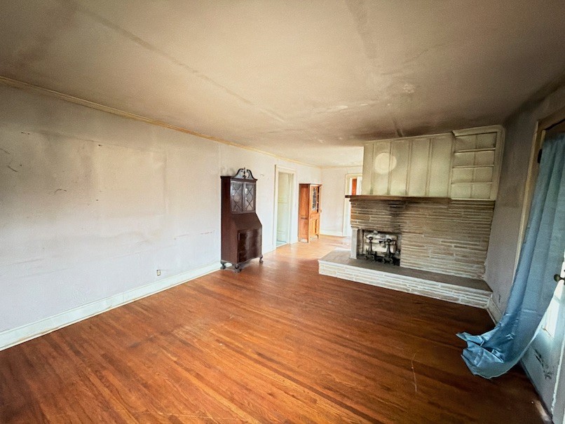 2594 Faulkner Springs Road McMinnville, TN 37110 - Photo 9 of 17 a view of empty room with wooden floor