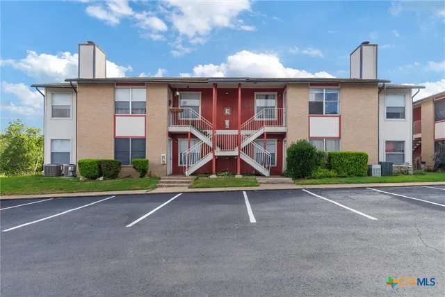 $1,150 | 205 Craddock Avenue, Unit C1, San Marcos, TX 78666