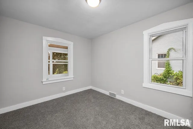 $134,700 | 2519-29 29 1/2 Street, Rock Island, IL 61201