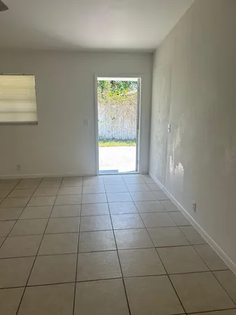 $1,500 | 255 Southwest 12th Street, Dania Beach, FL 33004