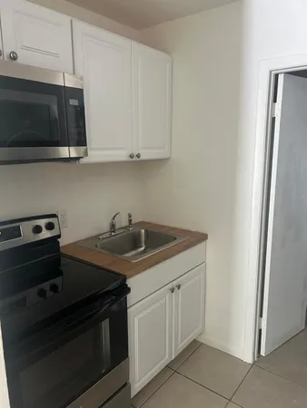 $1,500 | 255 Southwest 12th Street, Dania Beach, FL 33004