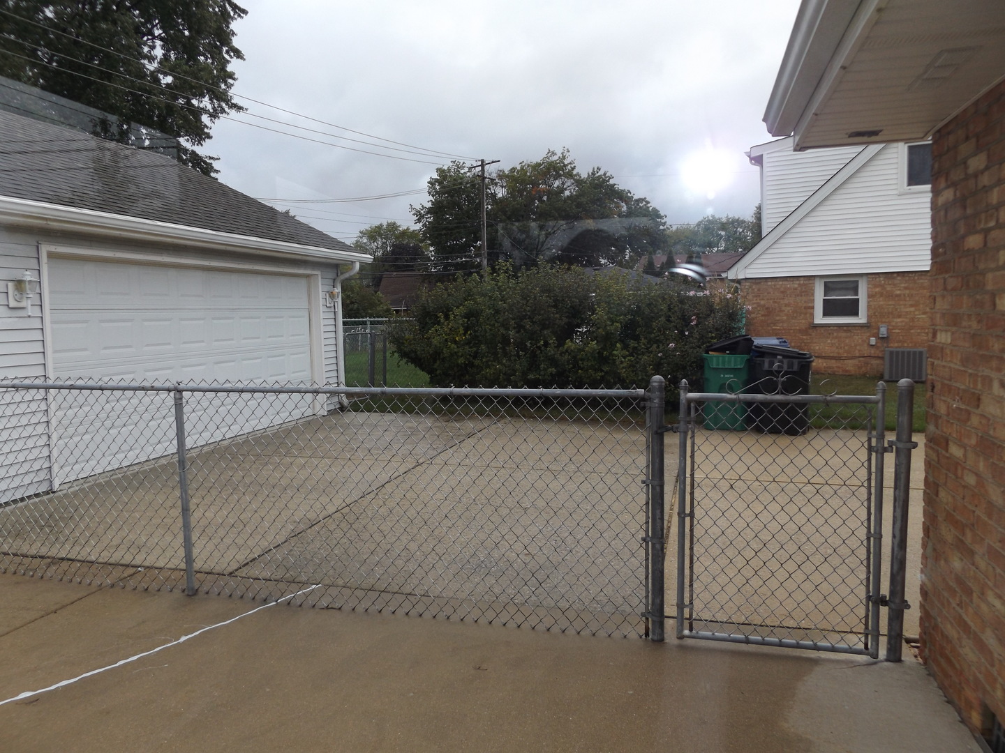 6953 Olympic Drive Bridgeview, IL 60455 - Photo 11 of 33 a view of a garage
