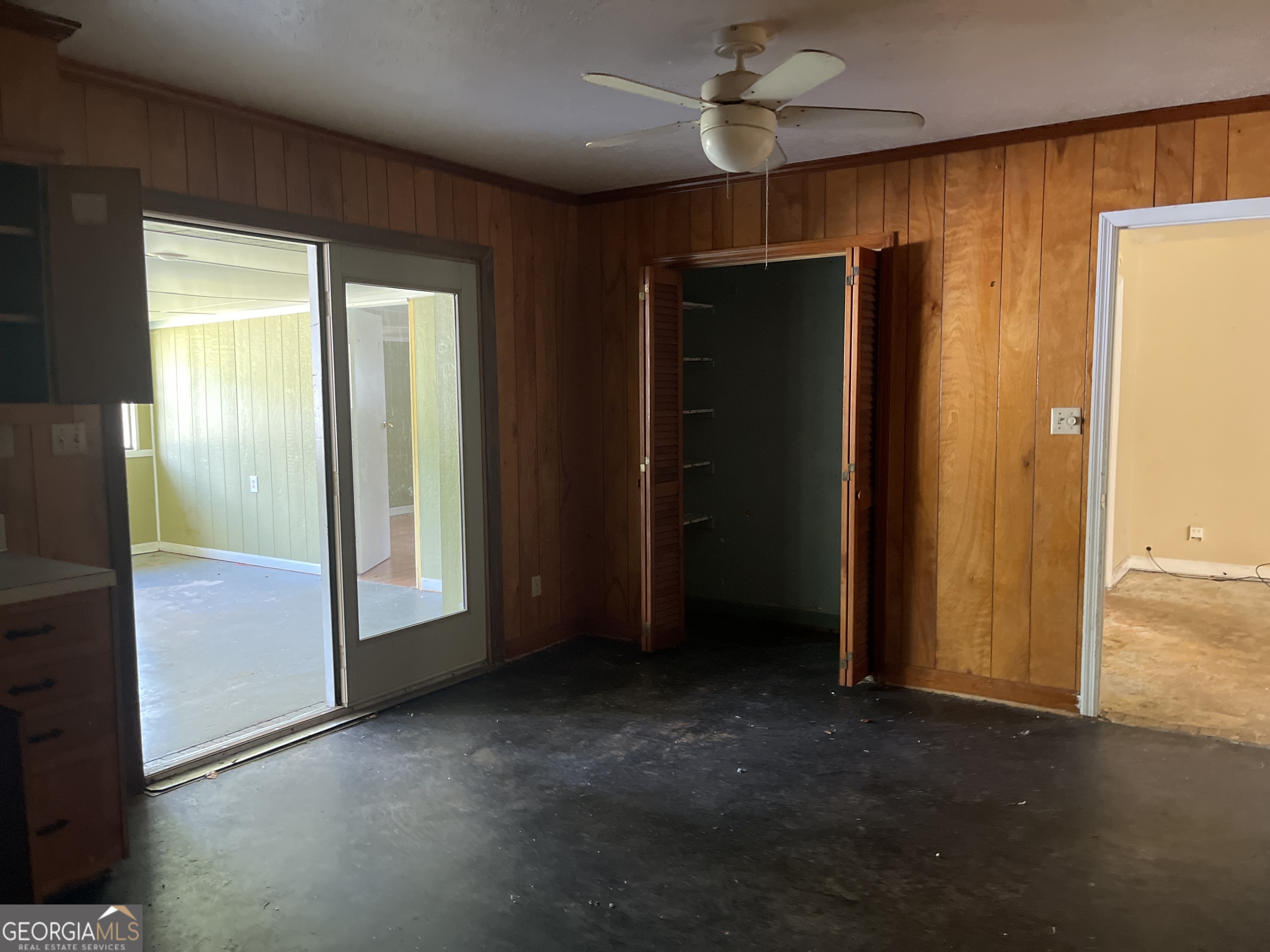 3912 Coakley Avenue Albany, GA 31721 - Photo 12 of 14 an empty room with windows and closet