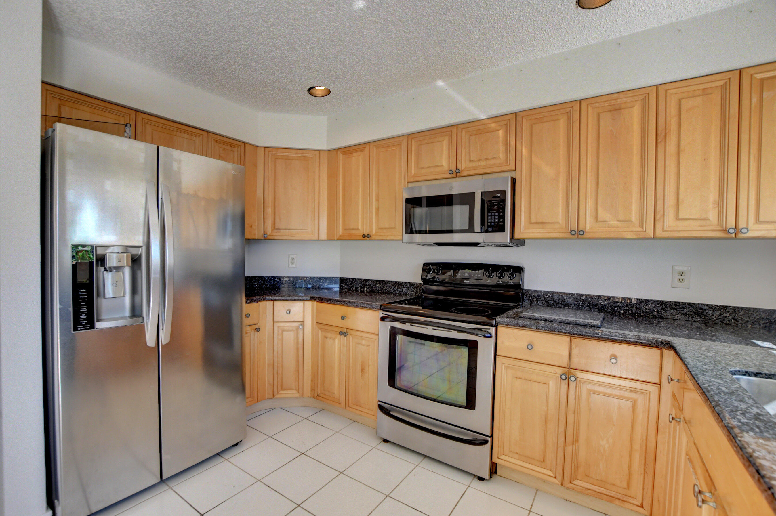 2282 Northwest 52nd Street Boca Raton, FL 33496 - Photo 16 of 33 16_ebf_6024and4more