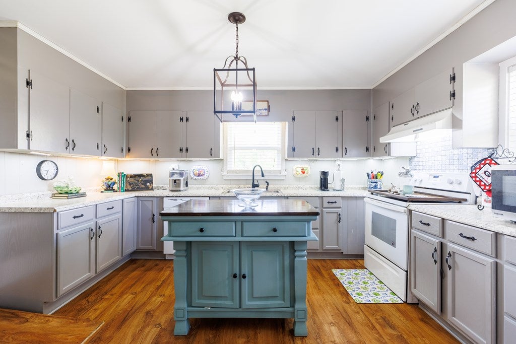 187 Jefferson Road Adel, GA 31620 - Photo 12 of 41 Gallery Image 12