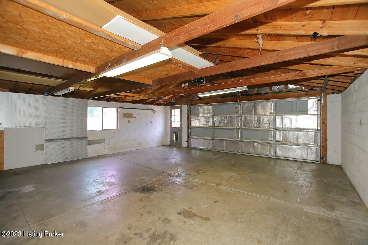 159 Howlett Drive Shepherdsville, KY 40165 - Photo 35 of 35 Detached Garage