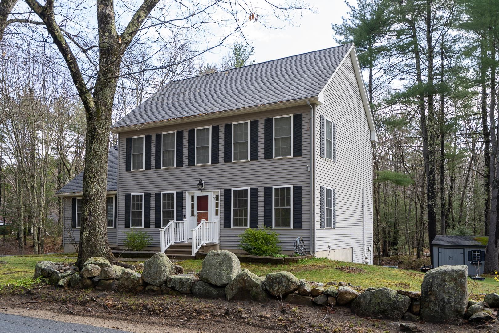 9 Long Pond Road Kingston, NH 03848 - Photo 1 of 27 Gallery Image 1