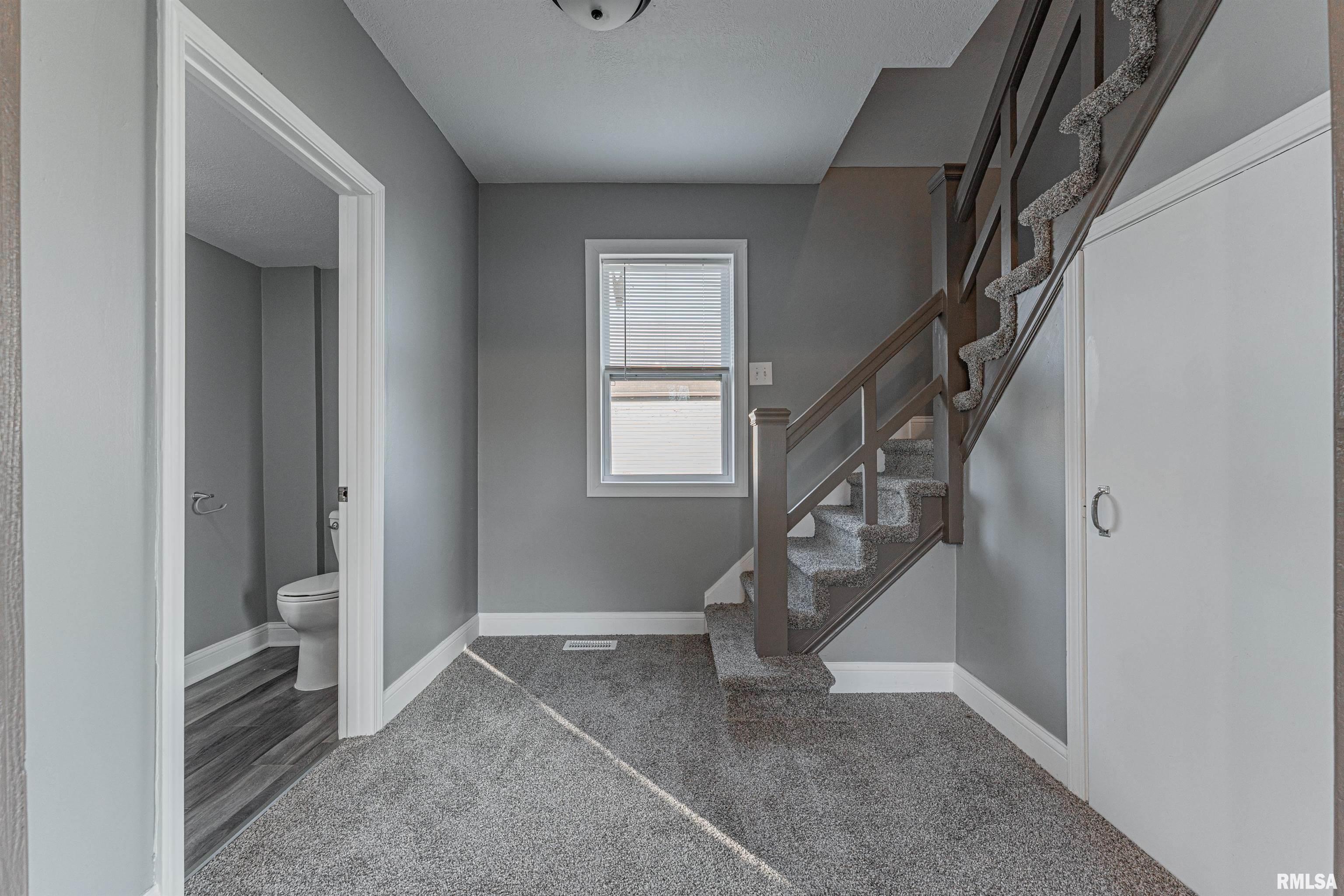 320 West Kickapoo Street Lincoln, IL 62656 - Photo 8 of 21 Gallery Image 8