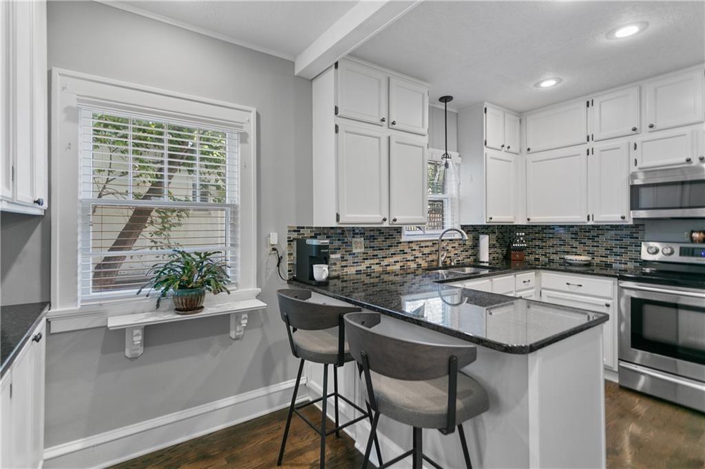 6234 Valley Road Kansas City, MO 64113 - Photo 17 of 81 Gallery Image 17