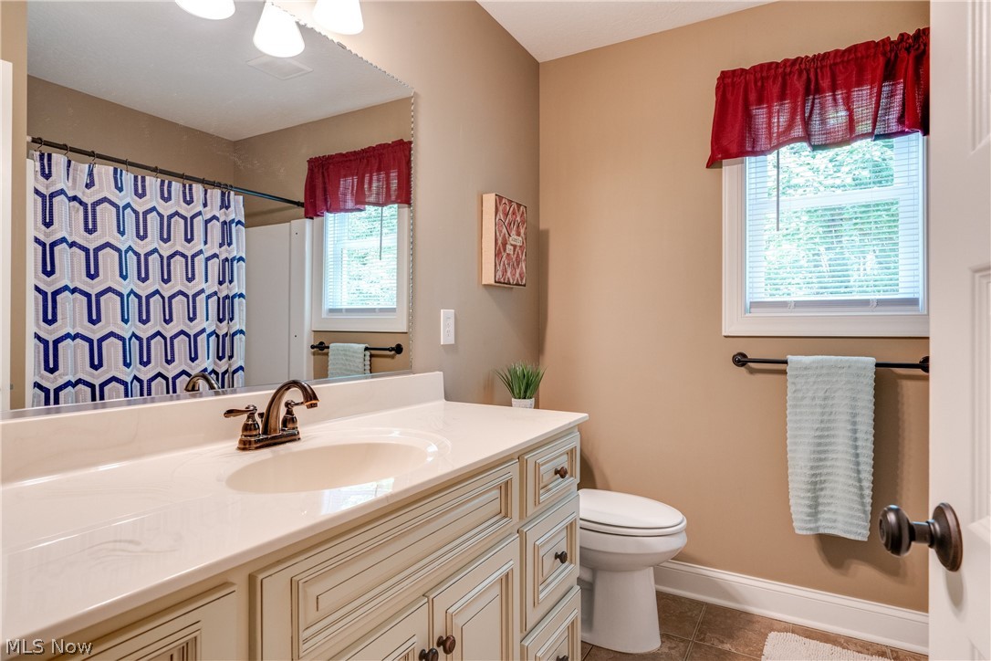 3034 Greenleaf Road Akron, OH 44312 - Photo 18 of 33 Guest full bath