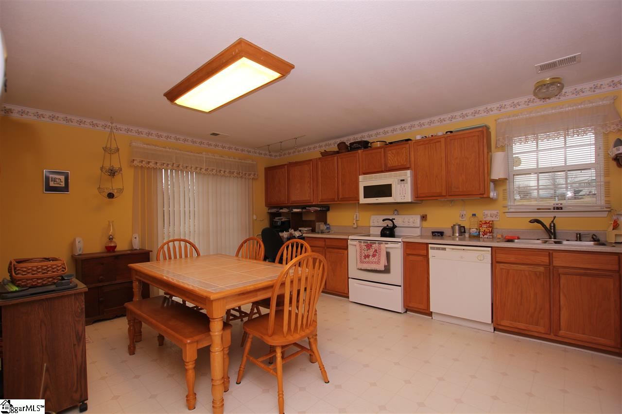 119 Veranda Circle Pendleton, SC 29670 - Photo 2 of 14 Eat-In Kitchen