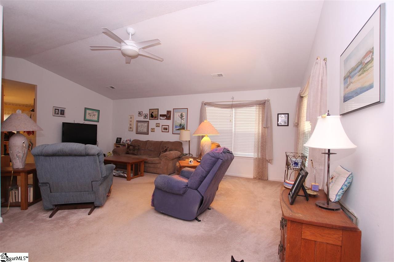 119 Veranda Circle Pendleton, SC 29670 - Photo 3 of 14 Living Room