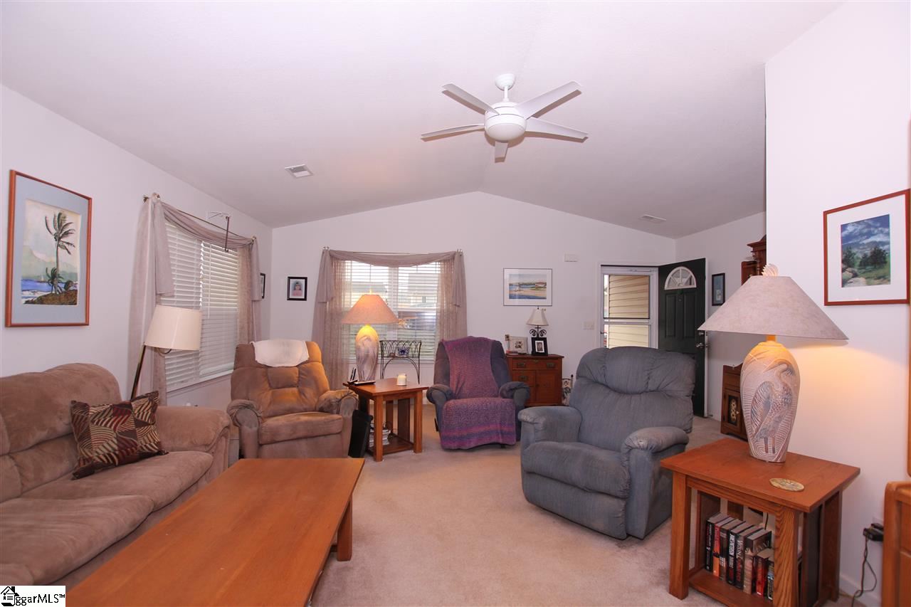 119 Veranda Circle Pendleton, SC 29670 - Photo 5 of 14 Living Room